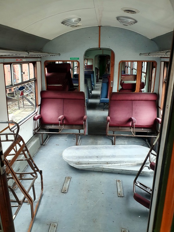 Class 110: Almost-empty first class saloon in 51842