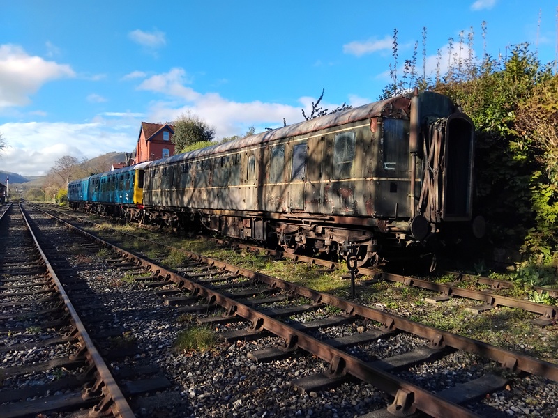 Class 104: 50447 being moved by 50528/50454 on 15/04/26