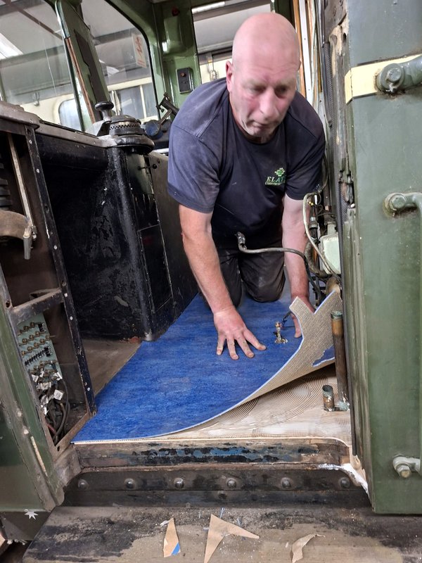 Class 110: Laying lino in 51813
