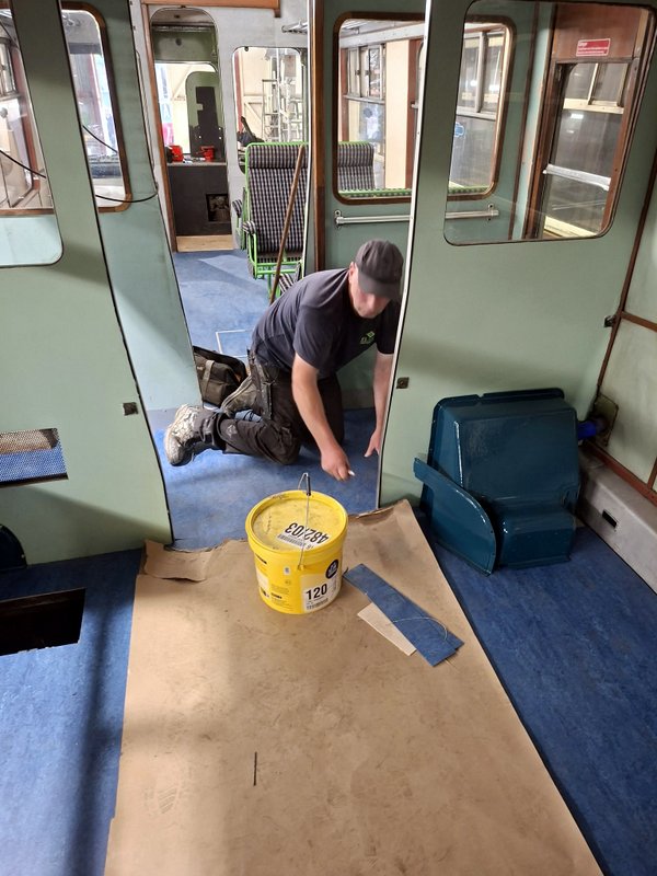 Class 110: Finishing off the lino in one of the vestibules