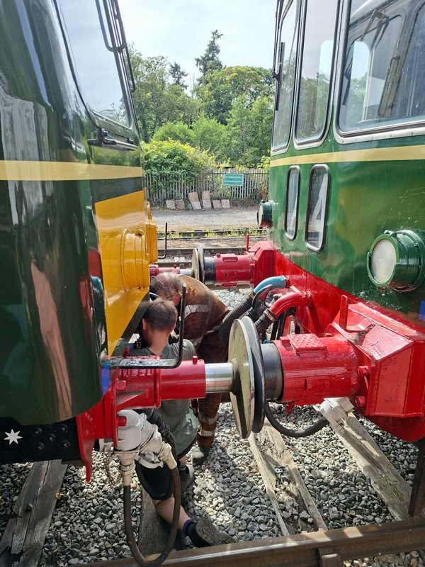 Coupling the class 108 to the Wickham class 109