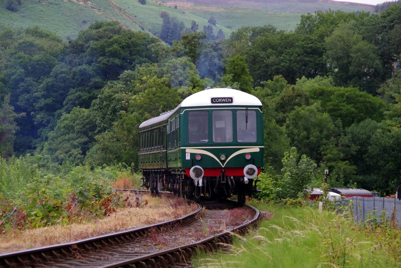 Hybrid class 127/108 leaving Llangollen for Corwen on 26/07/26
