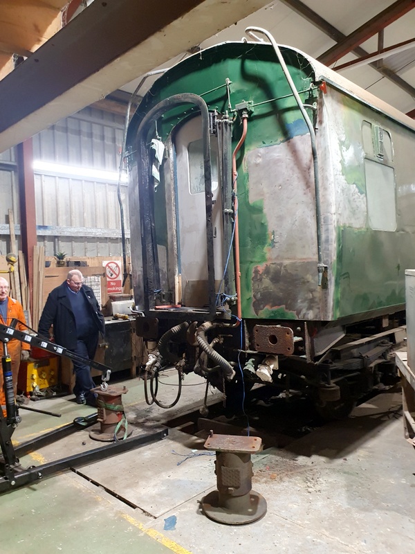 Class 105: Lamp brackets and buffers removed