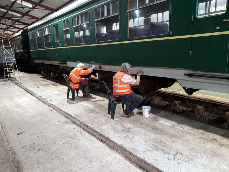 Class 108 56223: Applying etch primer to the solebar