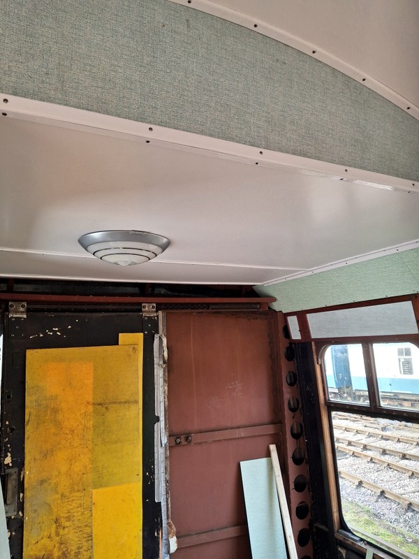 Class 100: Ceiling of the rear saloon in 56097