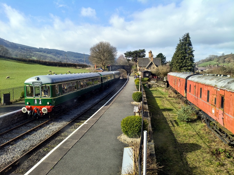 4-car class 108+109 with the Wickham class 109 nearest the camera at Carrog on 07/03/26