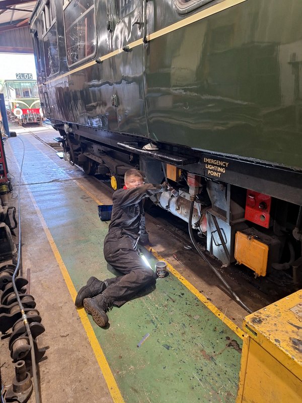 Class 110: Applying silver paint to a heater on 51813