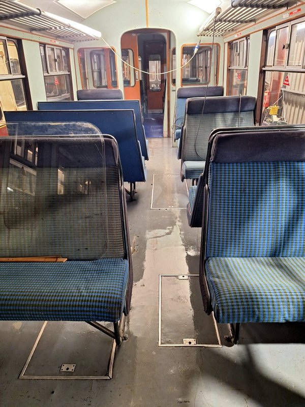 Class 110: Cleaning the interior of 51842
